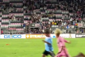 懂球帝12周年120大瞬间决赛：梅西捧大力神杯PK武磊绝平巴萨