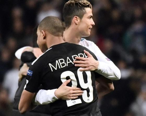 足球国足战术演练曝光，全队默契提升