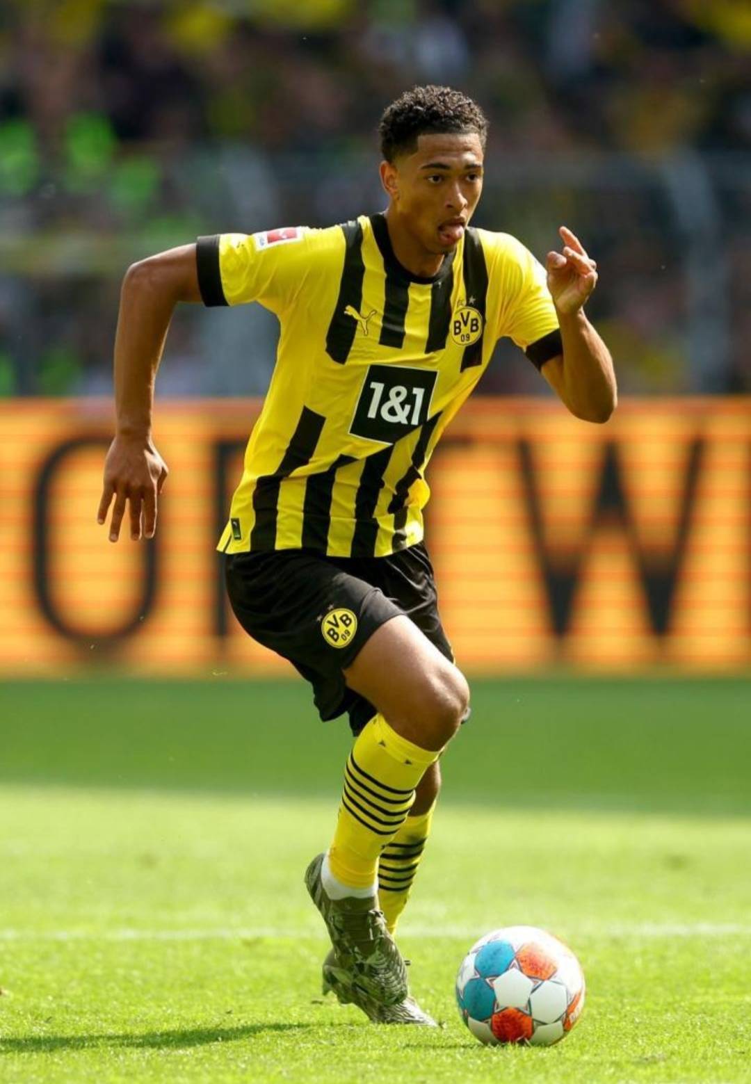 东北人冰雪上玩出花样，骑行健身与躺平同乐