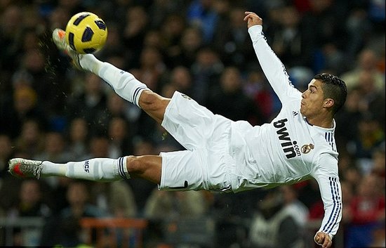 谭龙效力亚泰8年陪球队降级又冲超，如今再次跟随球队降级