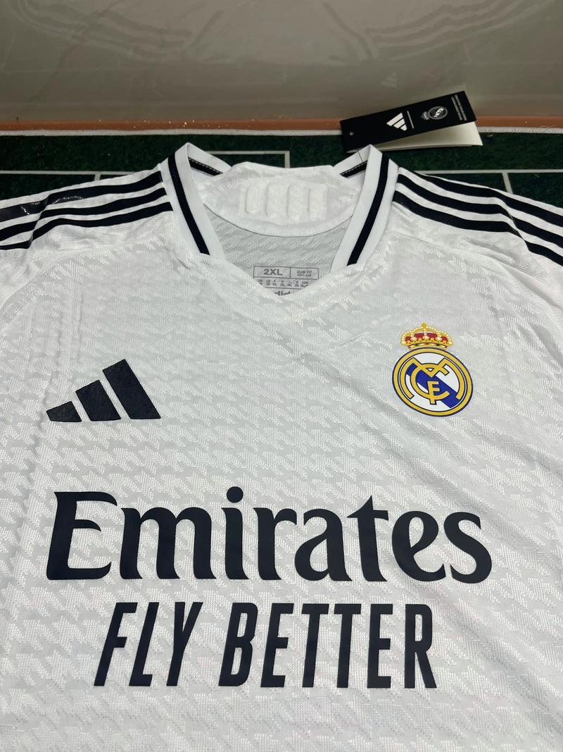 莱切vs都灵：班达、法尔科内首发，切-亚当斯、弗拉希奇出战