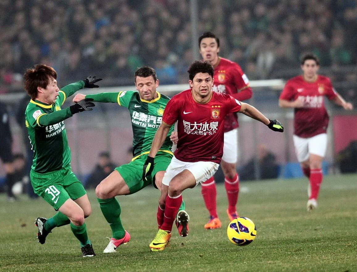 客场对阵亚美尼亚，葡萄牙进了五个，罗哥梅开二度。...