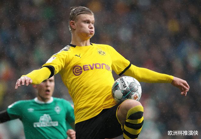 篮球篮网比赛中关键传球帮助球队取胜